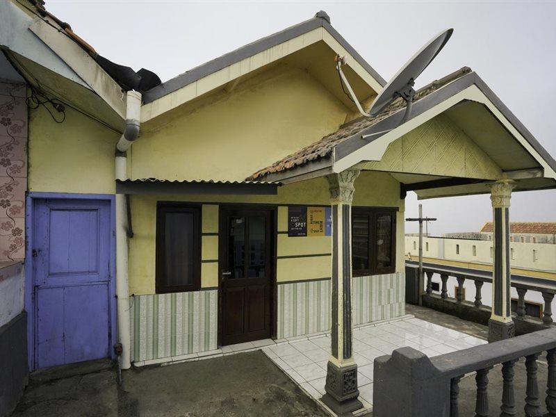 Spot On 2126 Bromo Indah Homestay بروبولينغو المظهر الخارجي الصورة